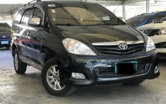 Selling 2nd Hand Toyota Innova 2010 in Makati-2