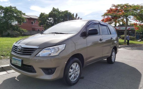 Selling Brown Toyota Innova 2013 in Manila