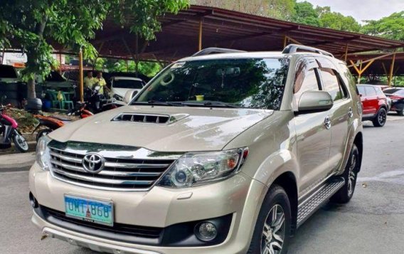 Selling Toyota Fortuner 2012 Automatic Diesel in Pasig-6