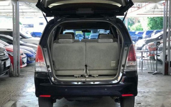 Selling 2nd Hand Toyota Innova 2010 in Makati-6