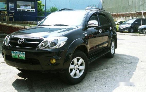Selling Black Toyota Fortuner 2005 Automatic Gasoline-2