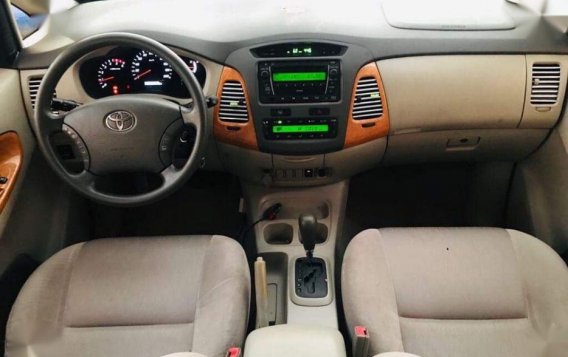 Selling 2nd Hand Toyota Innova 2010 in Makati-7