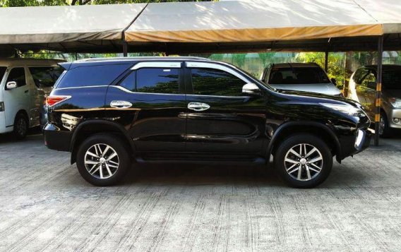 Black Toyota Fortuner 2017 Automatic Gasoline for sale in Cainta-4