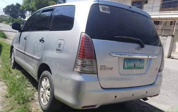 Sell 2nd Hand 2010 Toyota Innova Automatic Diesel at 85000 km in Davao City-3