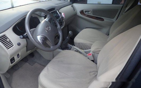 Selling Grey Toyota Innova 2014 Manual Gasoline-3