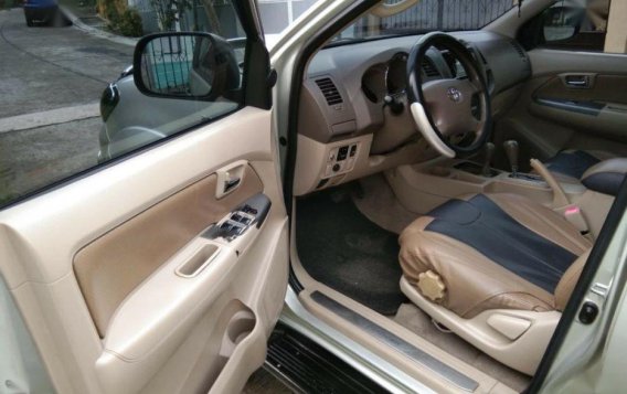 2nd Hand Toyota Fortuner 2005 Automatic Diesel for sale in San Mateo-8