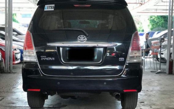 Selling 2nd Hand Toyota Innova 2010 in Makati-3