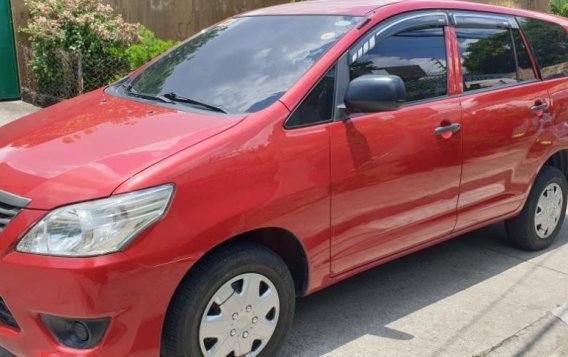 Selling Red Toyota Innova 2016 Manual Diesel at 10000 km in Quezon City-1