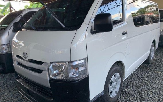 Selling White Toyota Hiace 2017 Manual Diesel in Mandaluyong