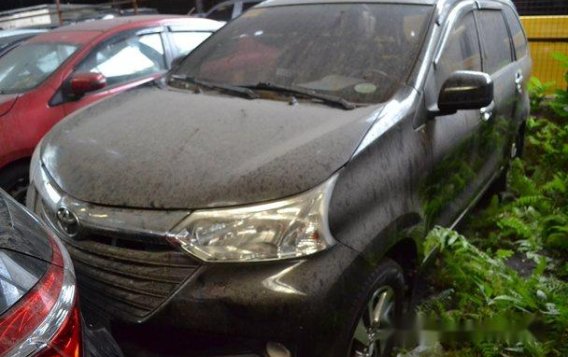 Selling Black Toyota Avanza 2016 at 56000 km -1