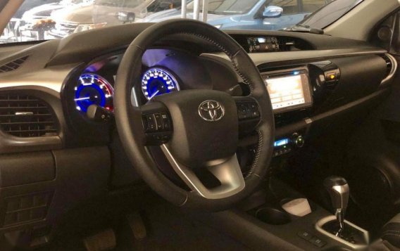 Selling Toyota Hilux 2016 Automatic Diesel in San Mateo-7