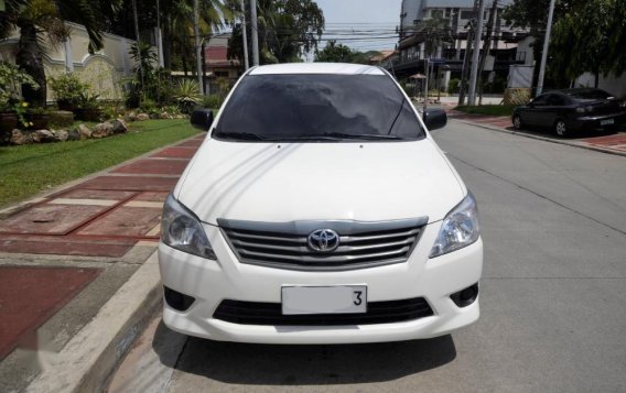 Selling 2nd Hand Toyota Innova 2015 in Quezon City-2