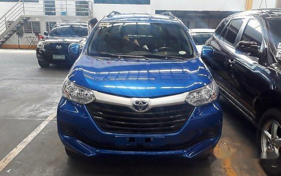 Blue Toyota Avanza 2016 at 32502 km for sale-1