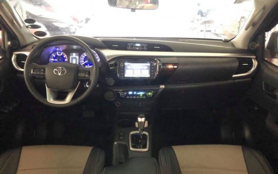 Selling 2nd Hand Toyota Hilux 2016 Automatic Diesel in Makati-3