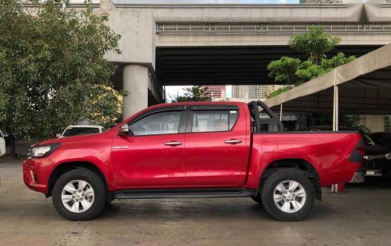 Selling 2nd Hand Toyota Hilux 2016 Automatic Diesel in Makati