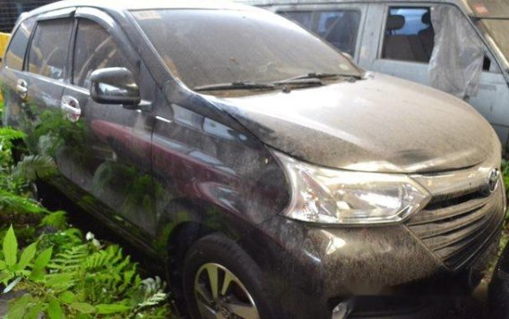 Selling Black Toyota Avanza 2016 at 56000 km 