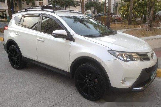 White Toyota Rav4 2013 for sale in Mandaluyong-1