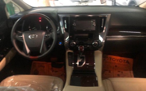 Selling Used Toyota Alphard 2016 in Quezon City-4
