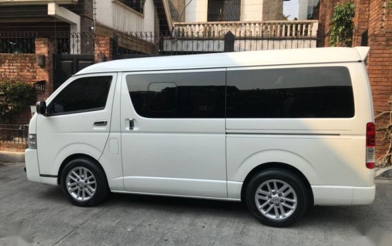 2nd Hand Toyota Hiace 2016 at 40000 km for sale-4