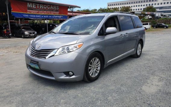 Selling Toyota Sienna 2013 at 50000 km in Pasig-1