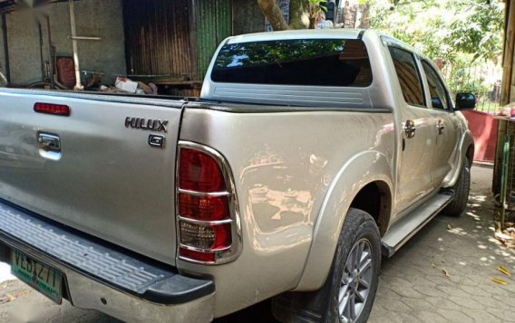 Selling Used Toyota Hilux 2011 in Legazpi-2