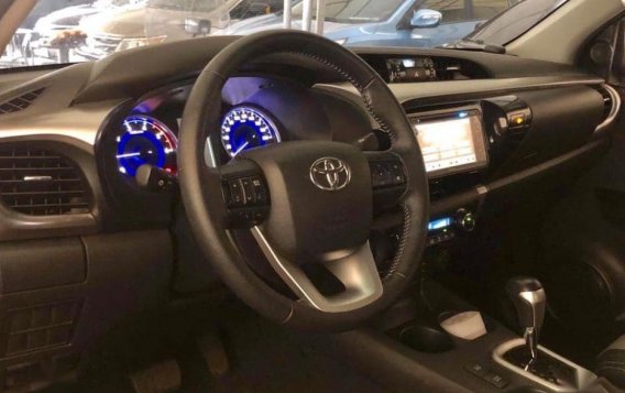2nd Hand Toyota Hilux 2016 for sale in Makati-9