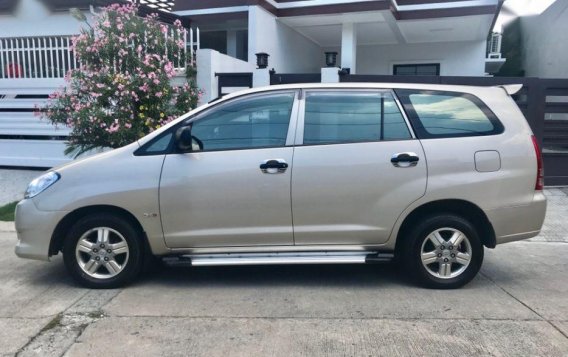 Sell 2nd Hand 2008 Toyota Innova in Parañaque-1