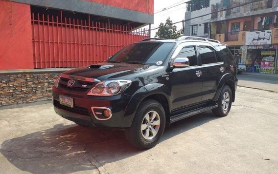 Black Toyota Fortuner 2006 at 69000 km for sale-2