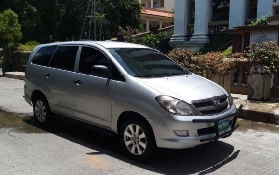 Selling Toyota Innova 2006 Manual Diesel in Pasig