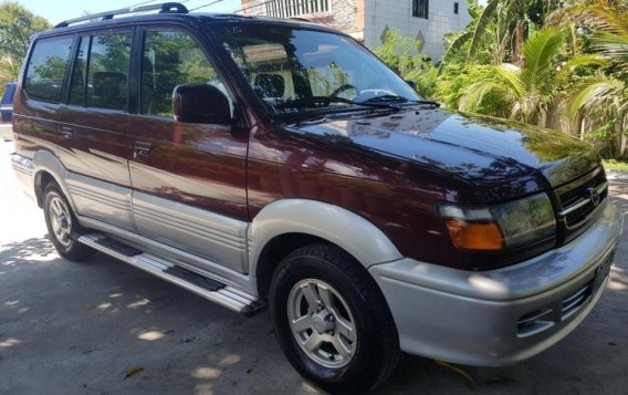 Selling Used Toyota Revo 2000 in Taytay