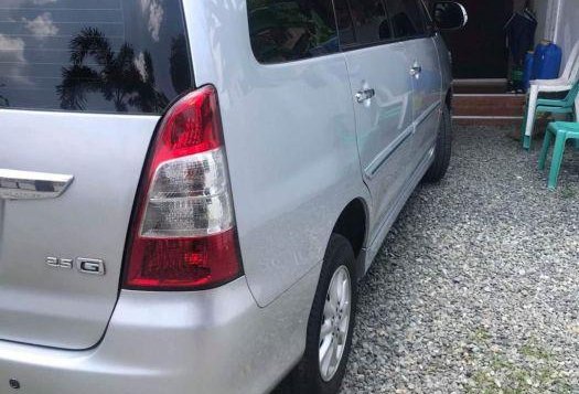 Toyota Innova 2014 at 90000 km for sale in Gerona-3