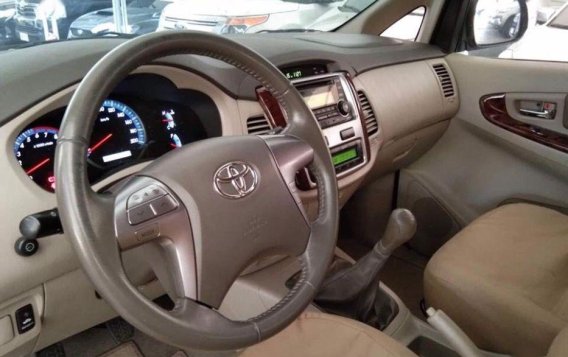 Selling 2nd Hand Toyota Innova 2014 in Makati-8