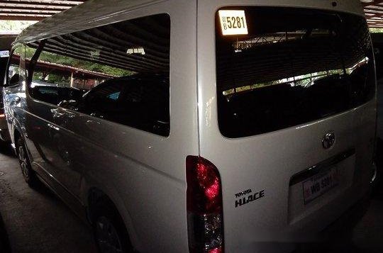 Selling Toyota Hiace 2017 Manual Gasoline at 22771 km -1