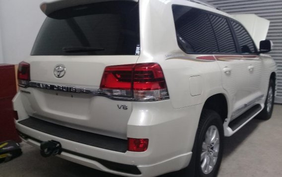Selling Brand New Toyota Land Cruiser 2019 Automatic Diesel in Quezon City-1