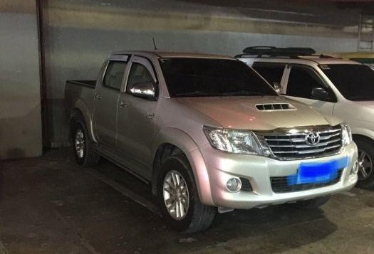 Selling Toyota Hilux 2013 Automatic Diesel in Davao City-2