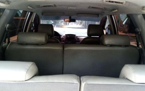 Selling Toyota Innova 2006 Manual Diesel in Pasig-10