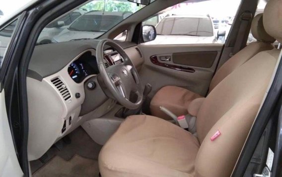 Selling 2nd Hand Toyota Innova 2014 in Makati-7