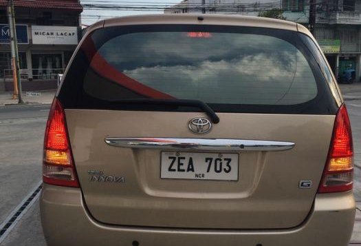 Selling Used Toyota Innova 2006 at 80000 km in Makati-9