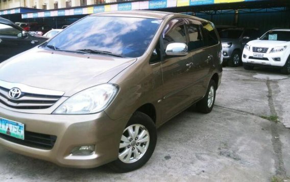 Selling Toyota Innova 2010 in Manila-1