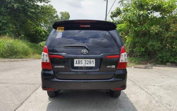 Selling Black Toyota Innova 2015 at 40600 km -1