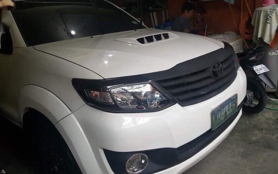 Toyota Fortuner 2014 at 70000 km for sale in Manila-3