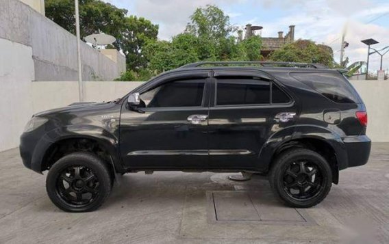 Selling Toyota Fortuner 2006 Automatic Diesel in Manila-2