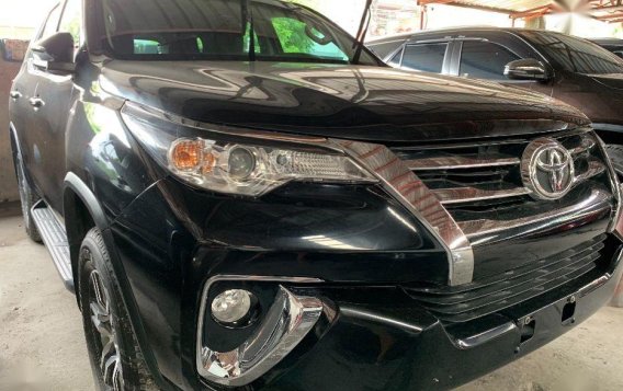 Selling Black Toyota Fortuner 2018 in Quezon City-2