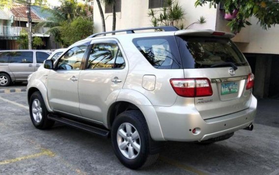 Used Toyota Fortuner 2009 at 70000 km for sale-2