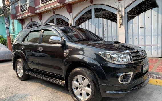 Selling Used Toyota Fortuner 2011 Automatic Diesel at 70000 km in Manila-4