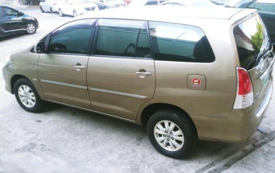 Selling Toyota Innova 2010 in Manila-5