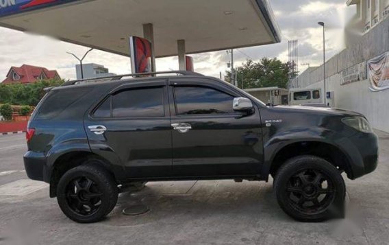 Selling Toyota Fortuner 2006 Automatic Diesel in Manila-3