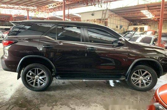 Selling Brown Toyota Fortuner 2018 at 26000 km in Quezon City-3