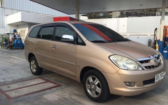 Selling Used Toyota Innova 2006 at 80000 km in Makati-7