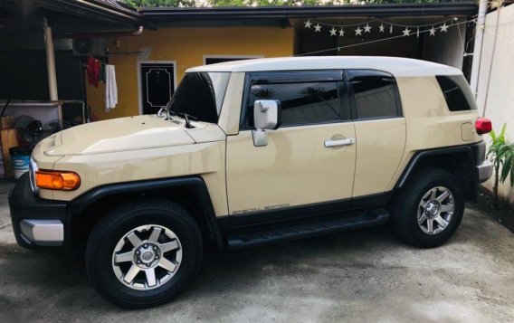 Selling 2nd Hand Toyota Fj Cruiser 2015 in Lipa-3